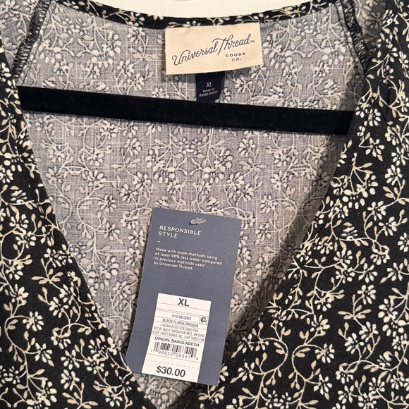 ☀️ Universal Thread Black and White Floral Babydoll Dress with Pockets NWT - Picture 2 of 6